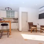 Villa Perla Blu With 4 Bedrooms, Heated Pool, Jacuzzi, 50m From