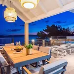 Perla Blu With 4 Bedrooms, Heated Pool, Jacuzzi, 50m From *