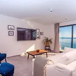 Perla Blu With 4 Bedrooms, Heated Pool, Jacuzzi, 50m From