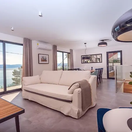 Perla Blu With 4 Bedrooms, Heated Pool, Jacuzzi, 50m From Pisak