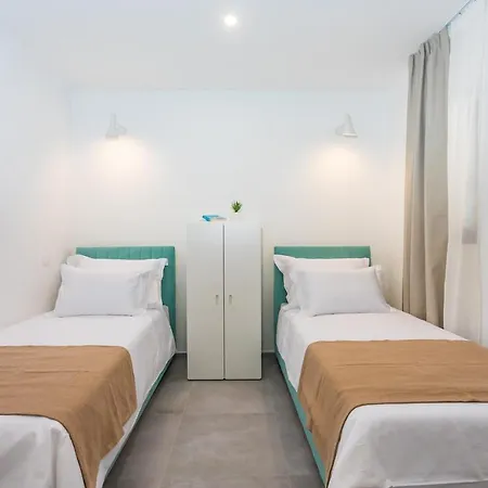 Perla Blu With 4 Bedrooms, Heated Pool, Jacuzzi, 50m From 皮萨克