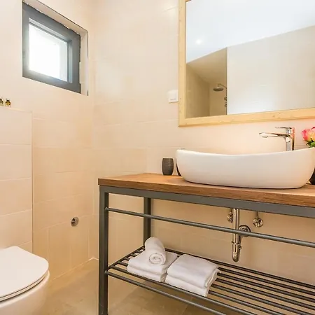 Perla Blu With 4 Bedrooms, Heated Pool, Jacuzzi, 50m From 别墅 皮萨克
