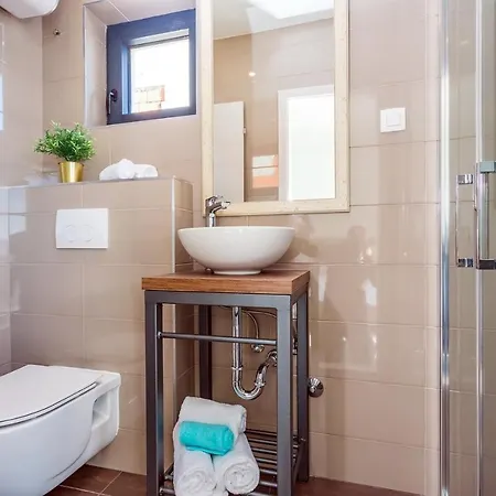 别墅 Perla Blu With 4 Bedrooms, Heated Pool, Jacuzzi, 50m From 皮萨克