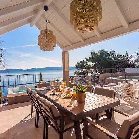 Perla Blu With 4 Bedrooms, Heated Pool, Jacuzzi, 50m From Villa Pisak